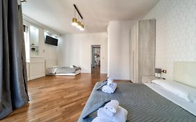 Dante 138 Class rooms&apartments